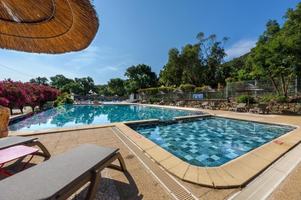 Camping En Ou Mobil-home Chez Camp'in Pirellu